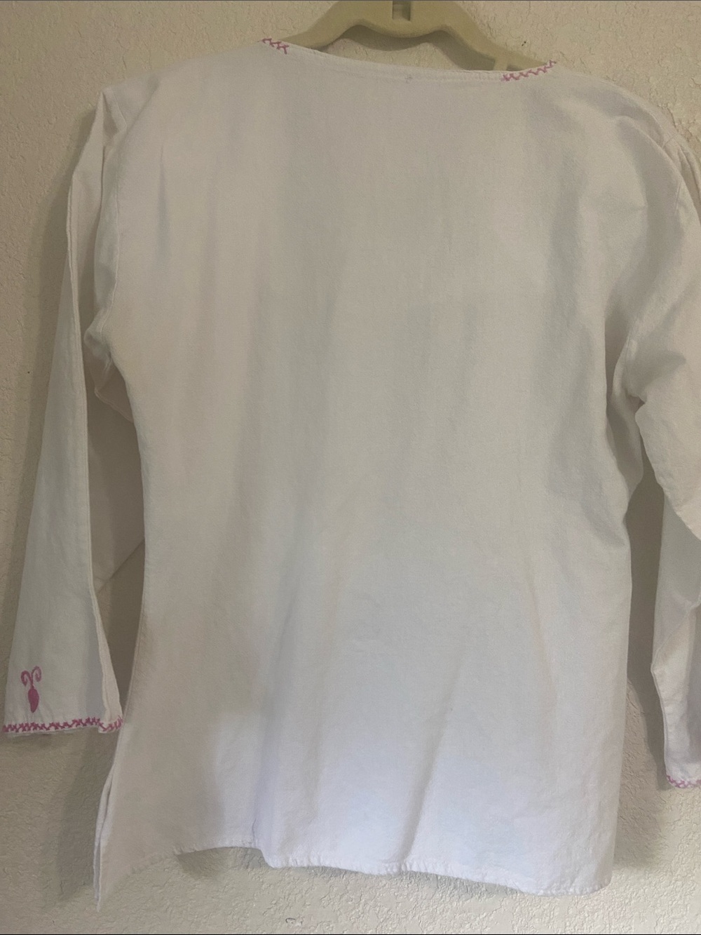 White Embroidered Floral Tie-Front Women’s Top - Picture 4 of 4